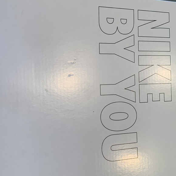 Men’s size 7 Nike one of a kind original. - Picture 6 of 6